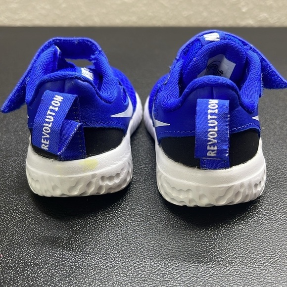 Toddler boys Nike Revolution running Sneakers Size 2C - Picture 4 of 9